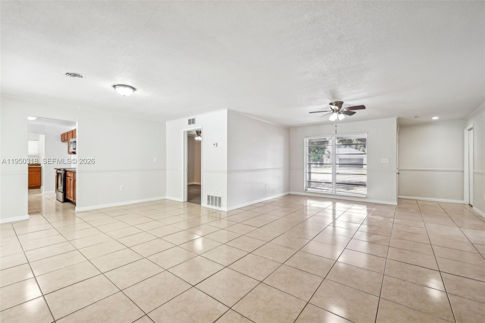 334 Northwest 12th Avenue Boca Raton, FL 33486 - Photo 4 of 29