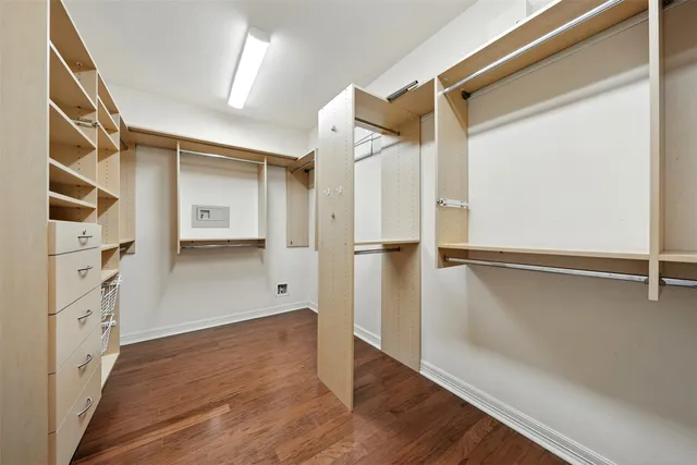 a view of entryway with a front door