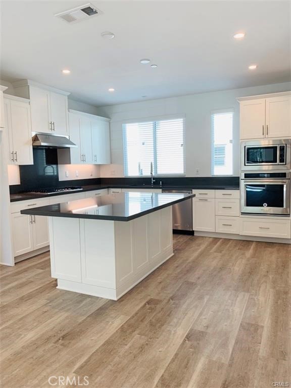 103 Schick Irvine, CA 92614 - Photo 5 of 21