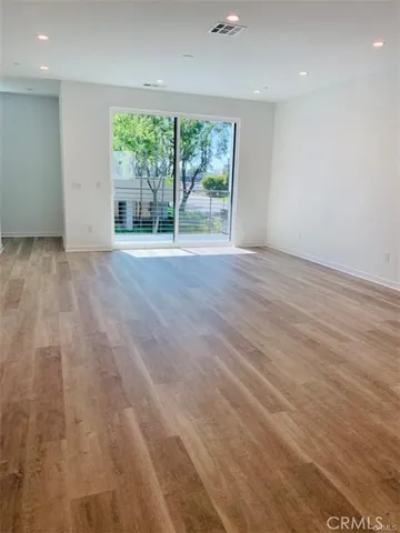 $4,900 | 103 Schick, Irvine, CA 92614