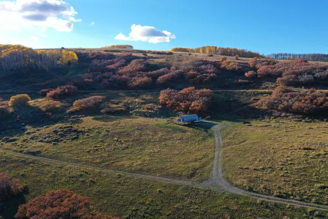 a view of outside area