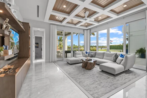 $15,900,000 | 14630 Watermark Way, Palm Beach Gardens, FL 33410