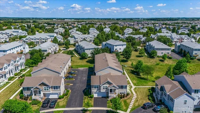 $289,000 | 1664 Ruby Drive, Pingree Grove, IL 60140