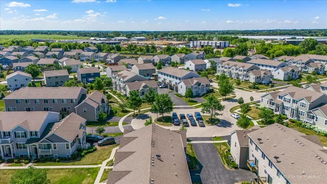 $289,000 | 1664 Ruby Drive, Pingree Grove, IL 60140