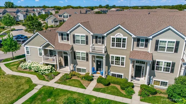 $289,000 | 1664 Ruby Drive, Pingree Grove, IL 60140