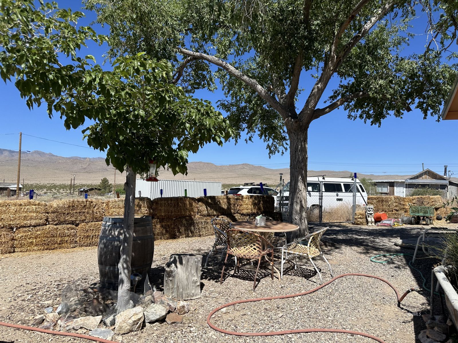 220 East Fulton Street Darwin, CA 93522 - Photo 31 of 34 an outdoor space with seating area