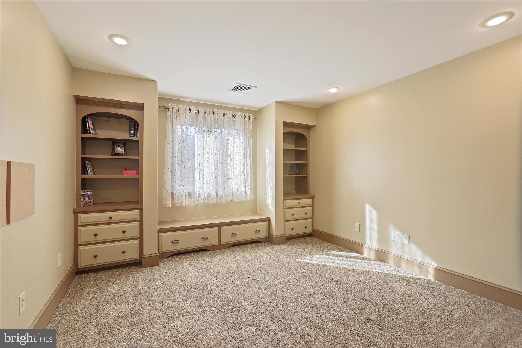2033 Turnpike Road Elizabethtown, PA 17022 - Photo 25 of 41 Bedroom