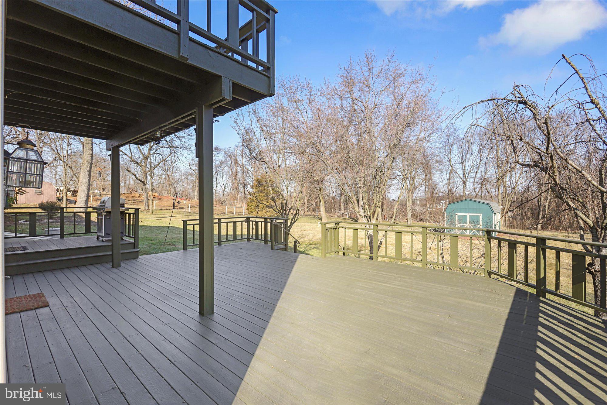 2033 Turnpike Road Elizabethtown, PA 17022 - Photo 33 of 41 Deck