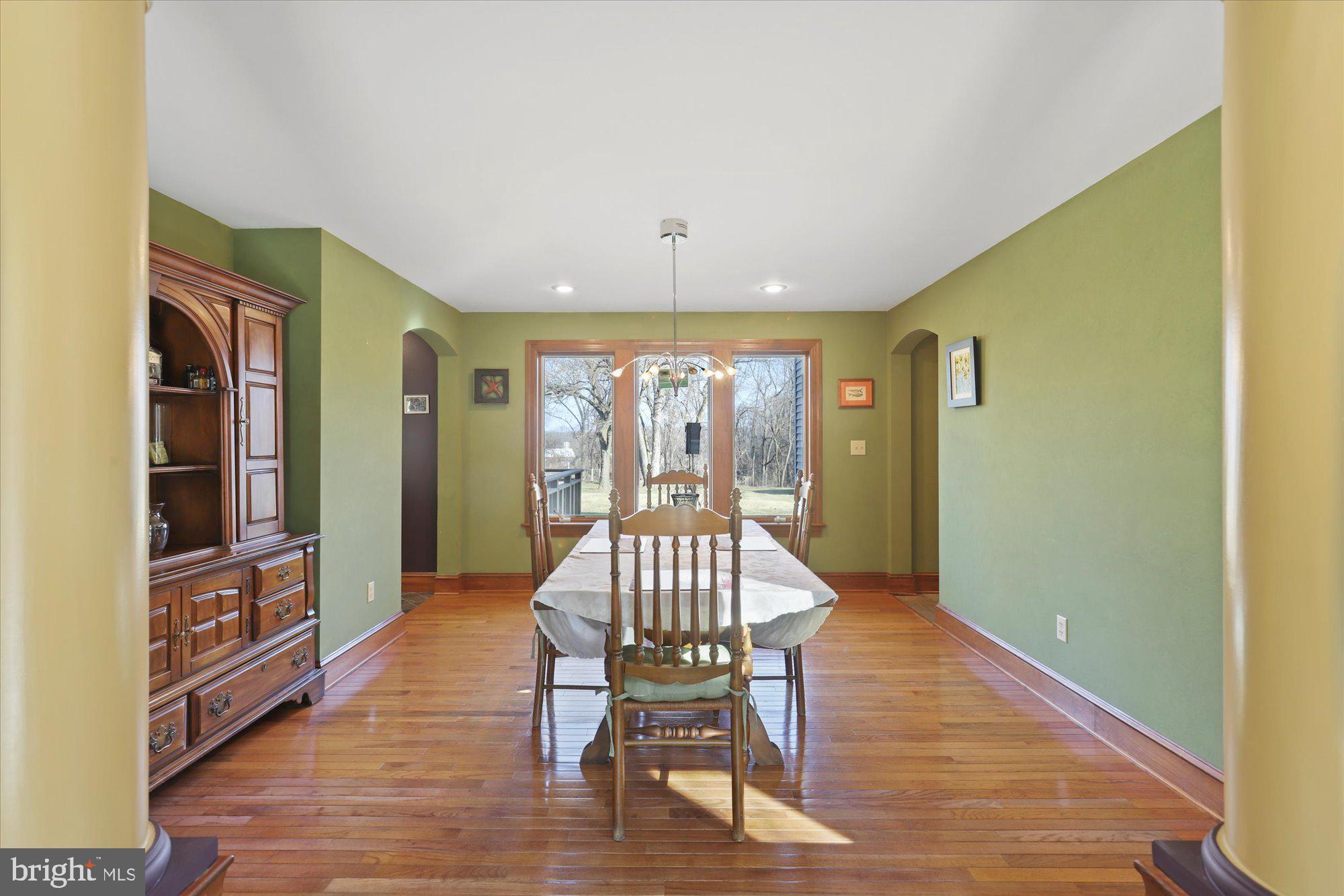 2033 Turnpike Road Elizabethtown, PA 17022 - Photo 9 of 41 Dining Room