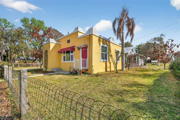 $369,000 | 342 South Clayton Street, Mount Dora, FL 32757