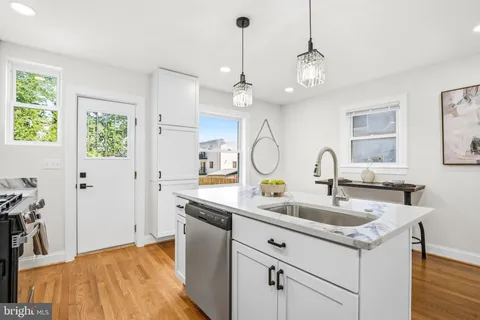 $579,000 | 1712 U Street Southeast, Washington, DC 20020
