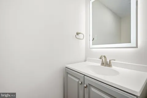 $579,000 | 1712 U Street Southeast, Washington, DC 20020