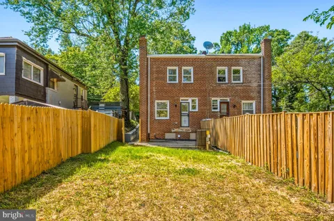 $579,000 | 1712 U Street Southeast, Washington, DC 20020