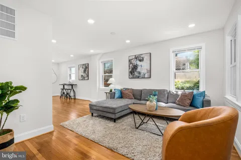$579,000 | 1712 U Street Southeast, Washington, DC 20020