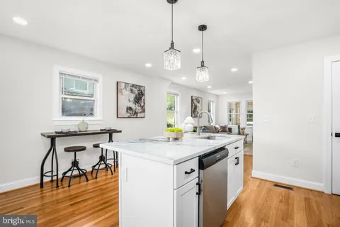 $579,000 | 1712 U Street Southeast, Washington, DC 20020