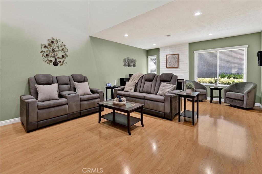 25 Cheyenne Irvine, CA 92604 - Photo 3 of 31