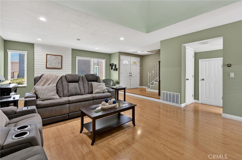 25 Cheyenne Irvine, CA 92604 - Photo 5 of 31