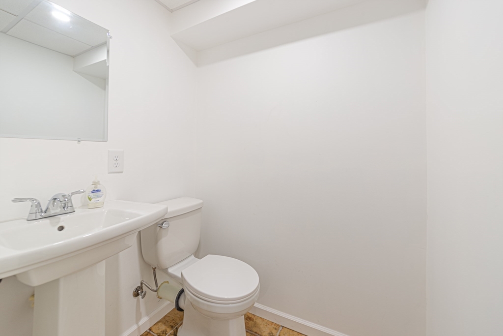 45 Thiels Way Raynham, MA 02767 - Photo 27 of 41
