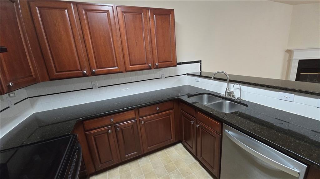 2109 Meadow Peak Road Duluth, GA 30097 - Photo 9 of 28