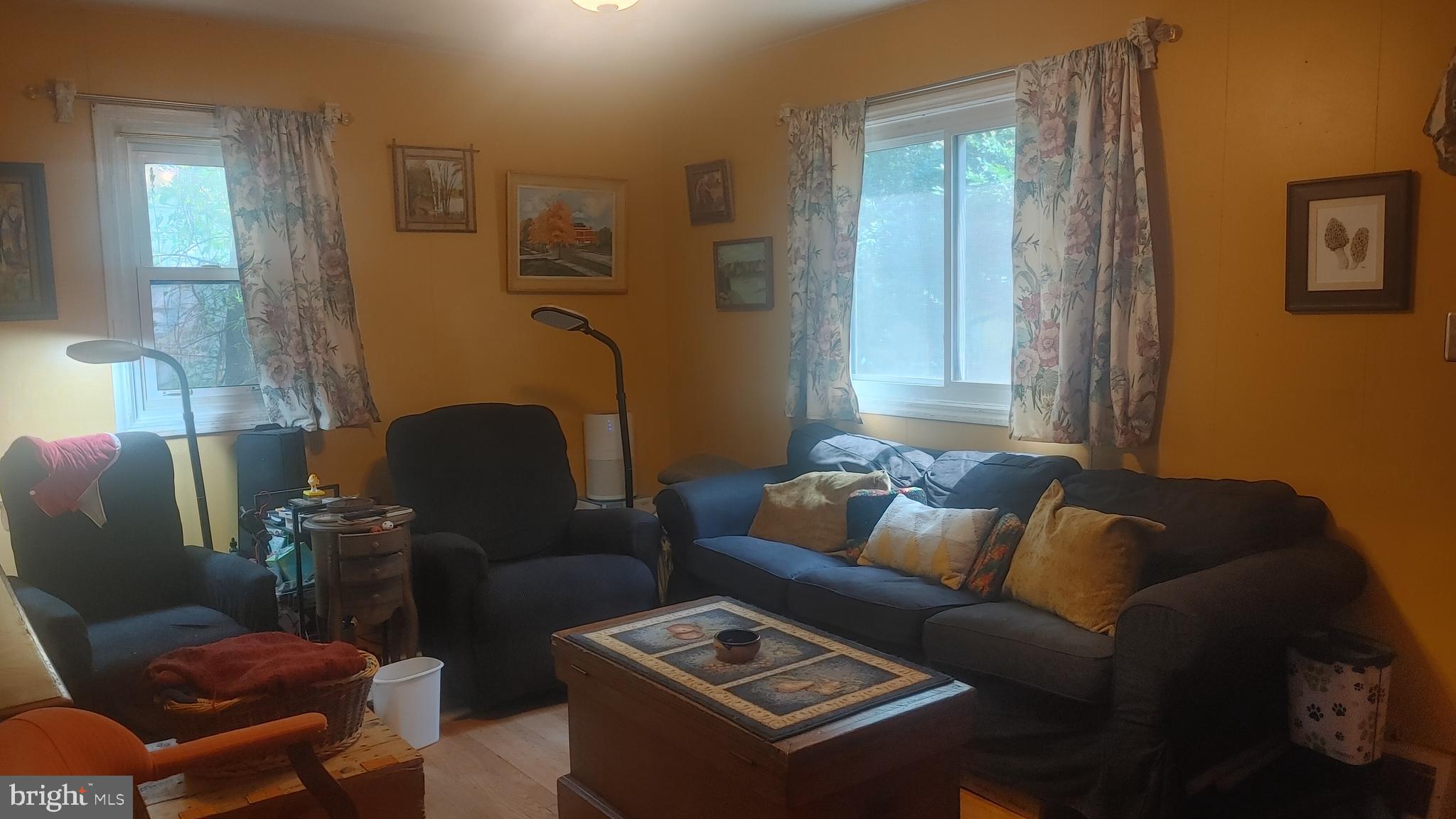 7744 Decatur Road Hyattsville, MD 20784 - Photo 3 of 37 Living Room