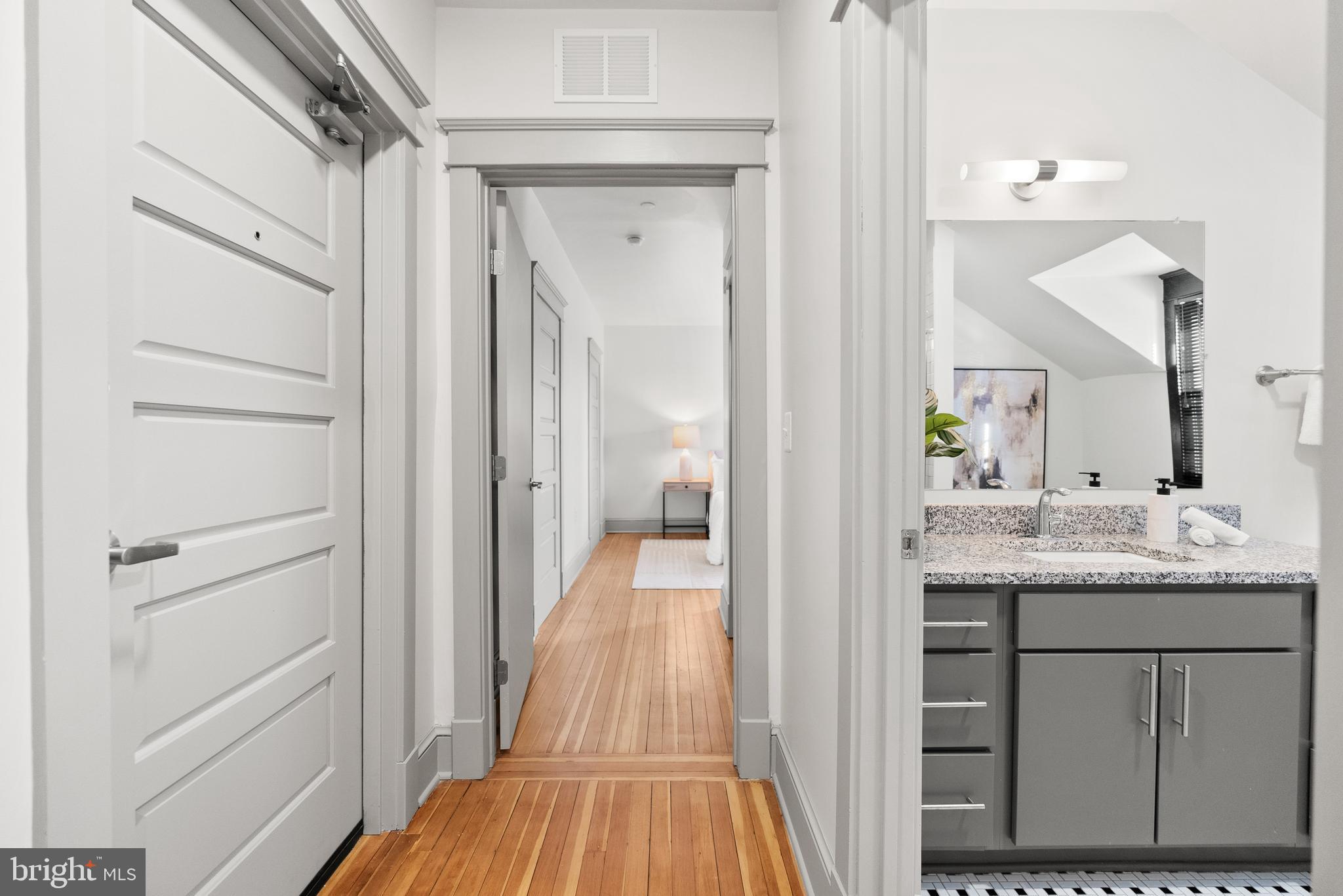 9071 Power House Road, Unit 103 Lorton, VA 22079 - Photo 26 of 48 The upper level bedroom suite.