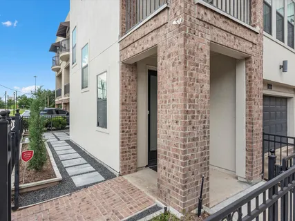 $449,000 | 3610 Chenevert Street, Houston, TX 77004