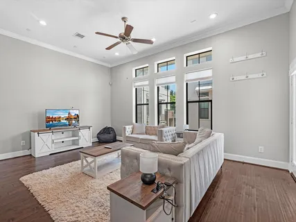 $449,000 | 3610 Chenevert Street, Houston, TX 77004