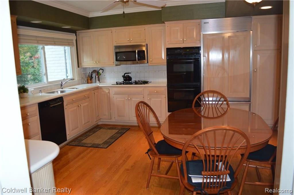 21 Beacon Hill Road Grosse Pointe Farms, MI 48236 - Photo 10 of 93