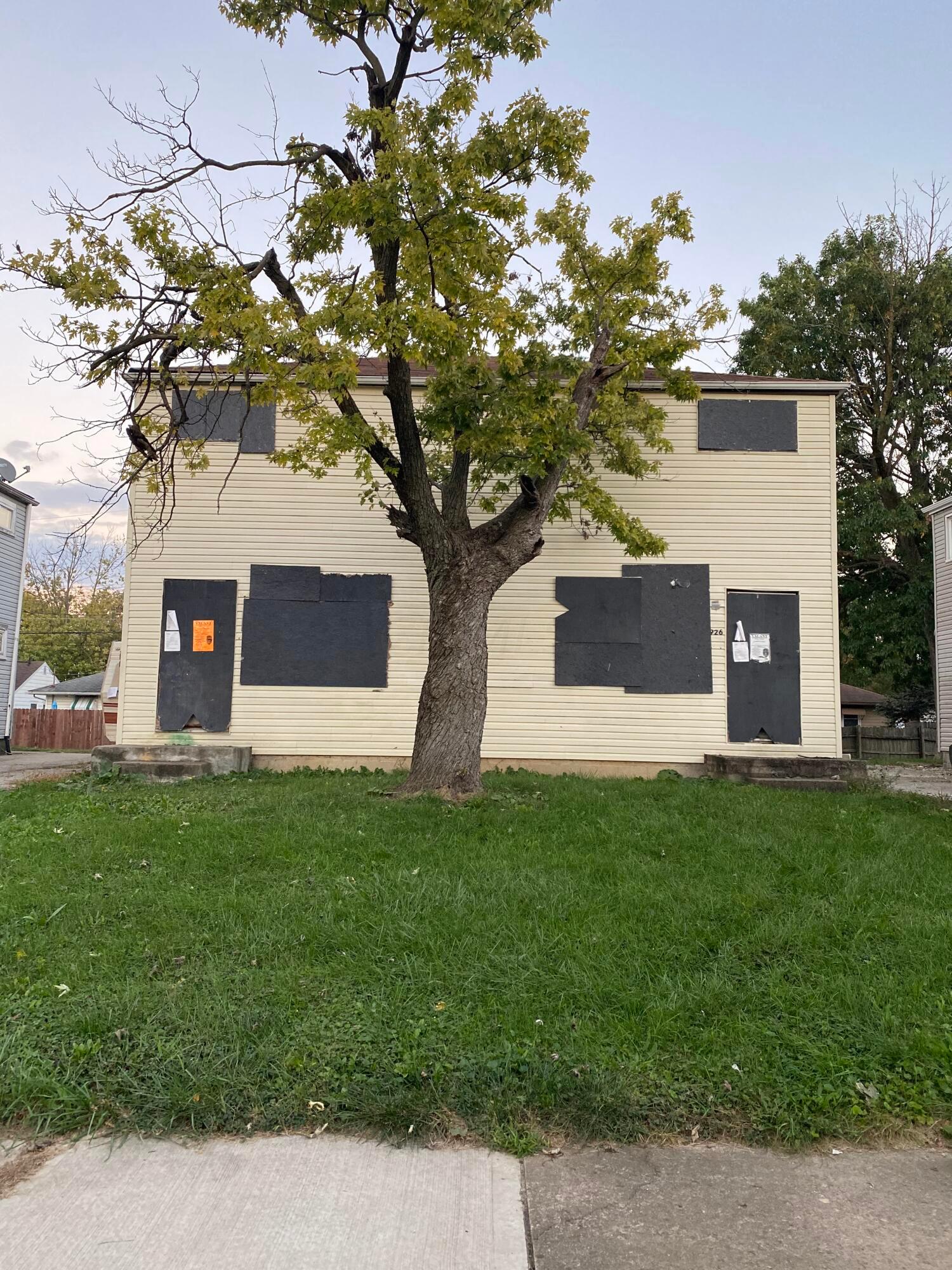 924 Racine Avenue Columbus, OH 43204 - Photo 1 of 37