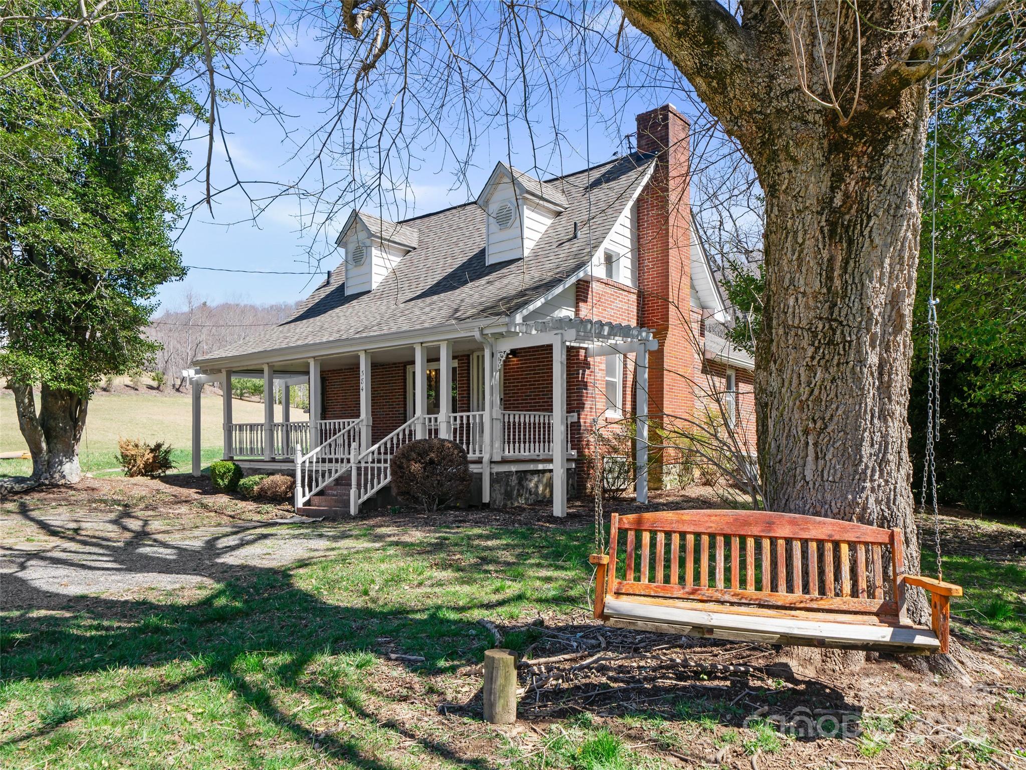 384 Flat Creek Road Fairview, NC 28730 - Photo 2 of 34