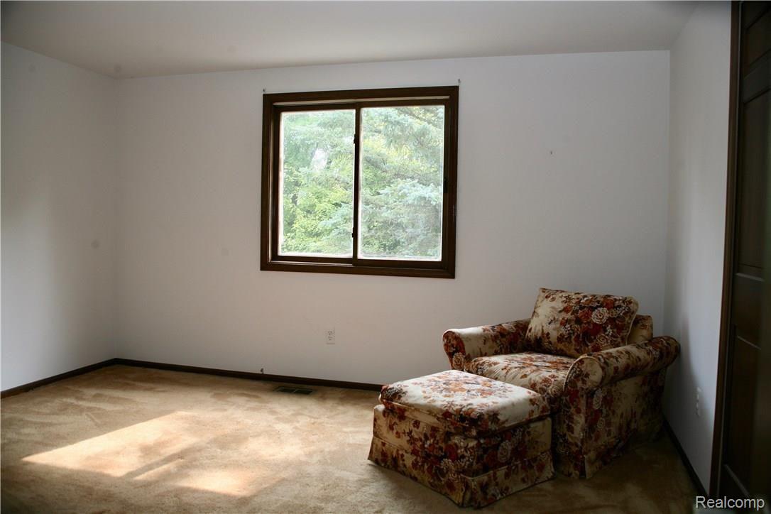 611 Deerfield Court Rochester, MI 48309 - Photo 14 of 16 12 Bed.jpg