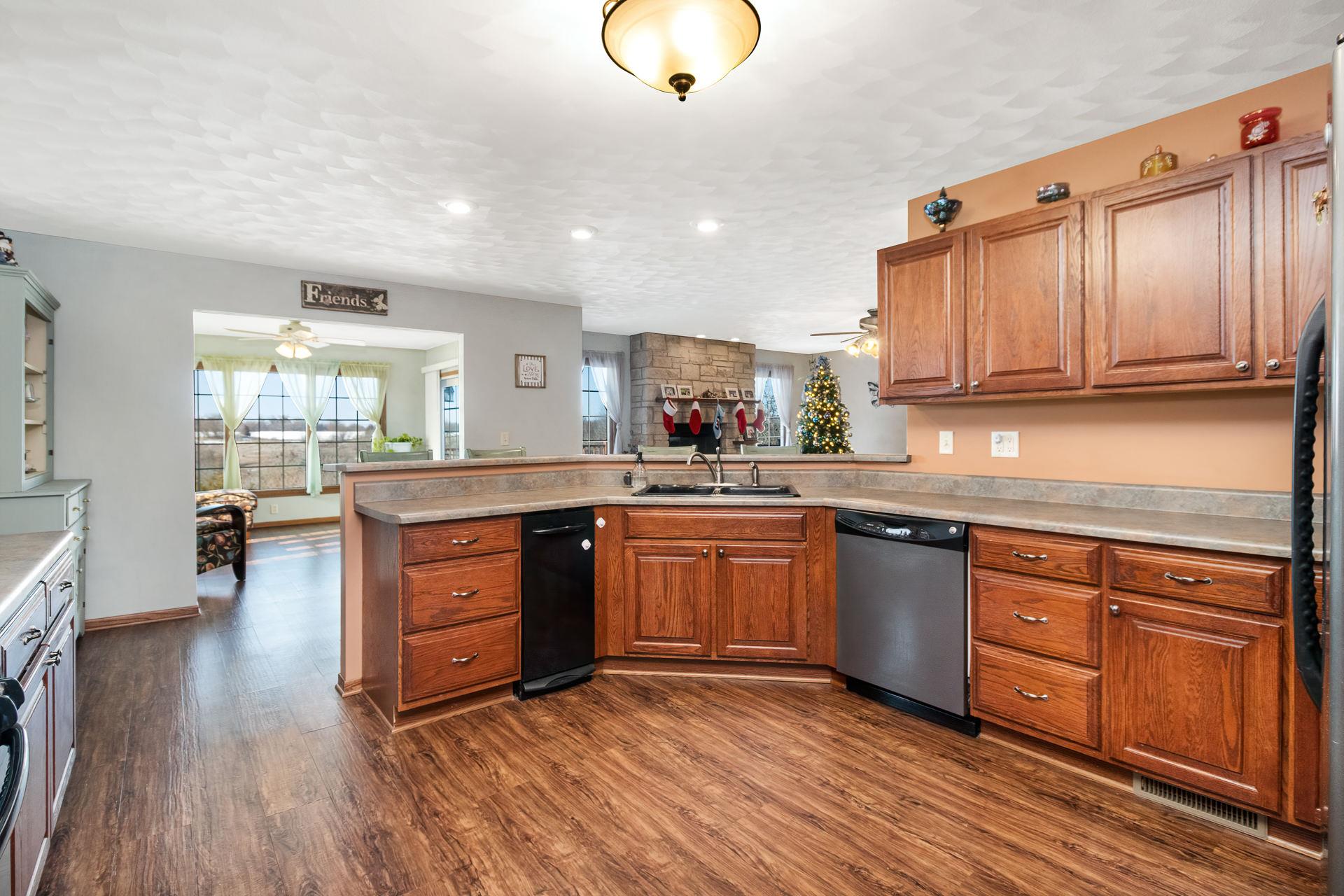 14114 Coyne Center Road Milan, IL 61264 - Photo 7 of 35 Gallery Image 7