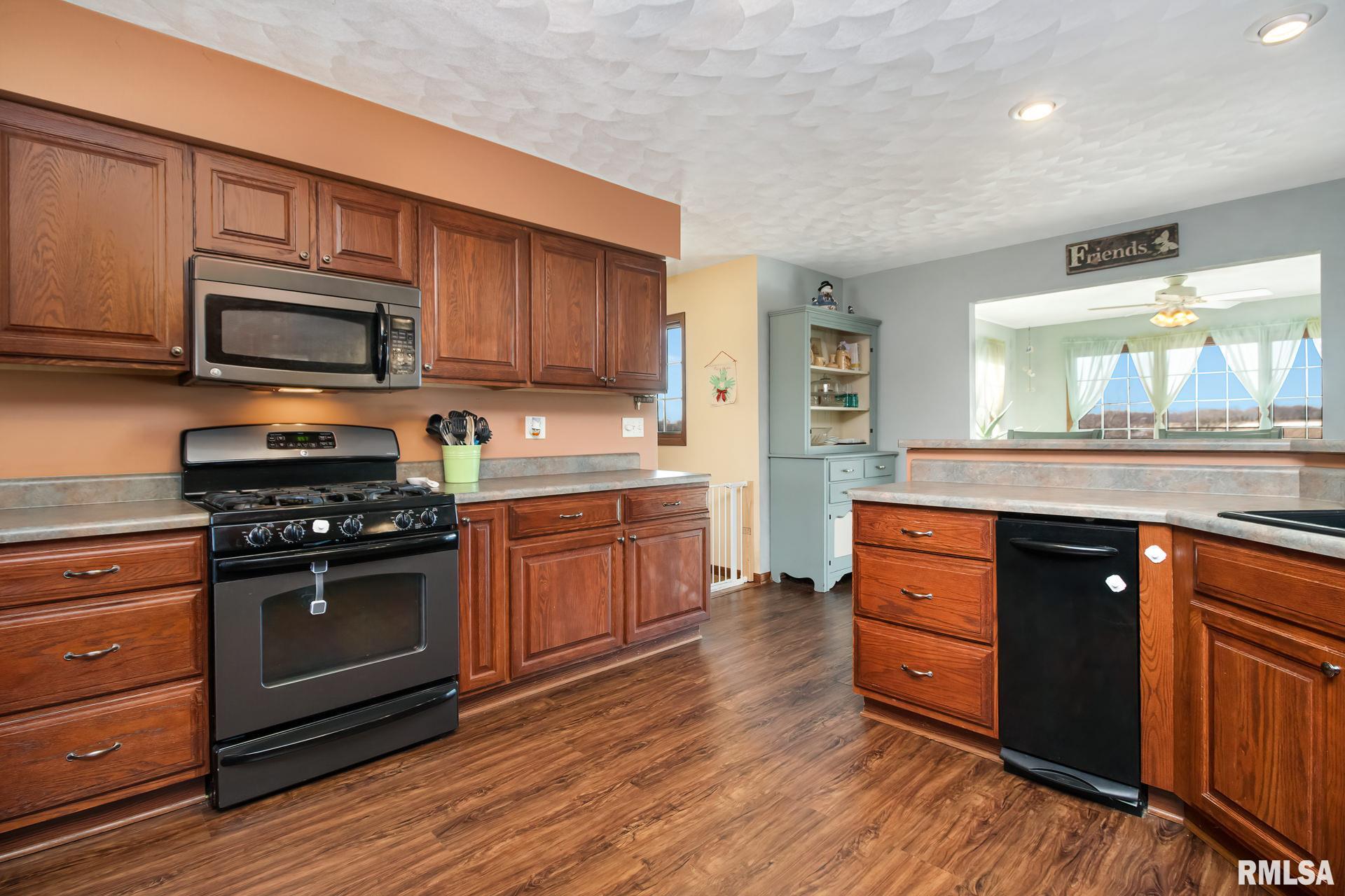 14114 Coyne Center Road Milan, IL 61264 - Photo 9 of 35 Gallery Image 9