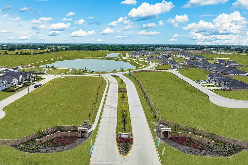 3526 Cardinal Pointe Drive Angleton, TX 77515 - Photo 33 of 34