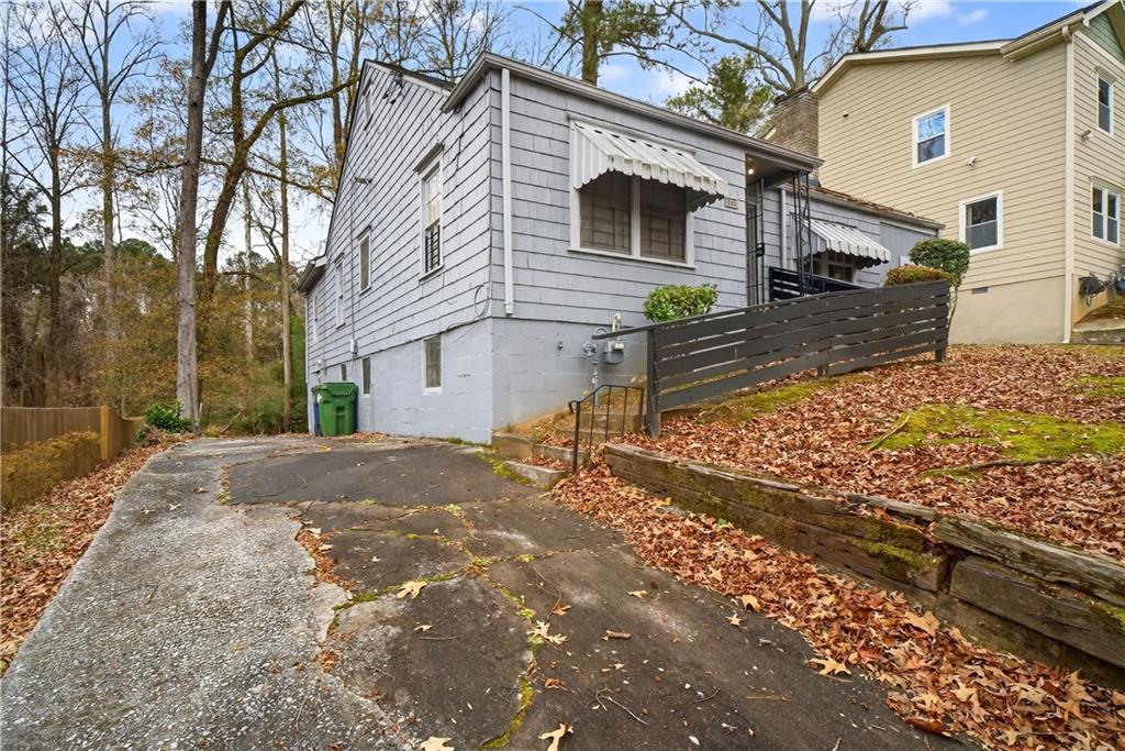 1757 Derry Avenue Southwest Atlanta, GA 30310 - Photo 3 of 28