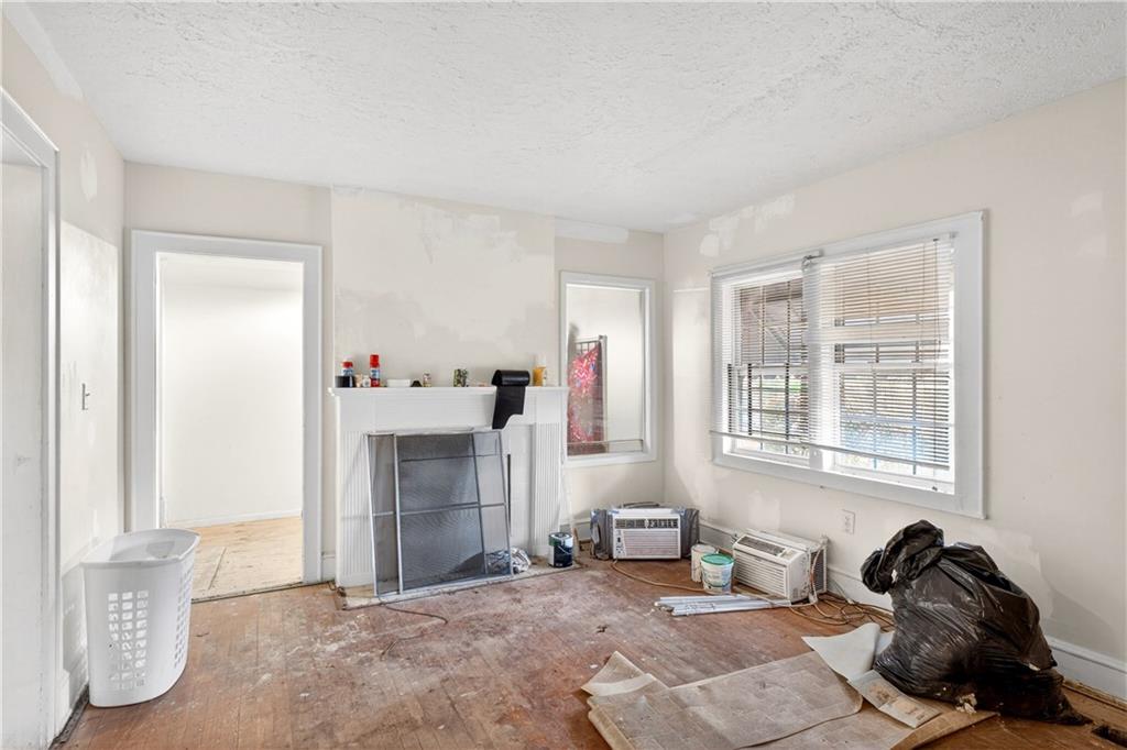 1757 Derry Avenue Southwest Atlanta, GA 30310 - Photo 6 of 28