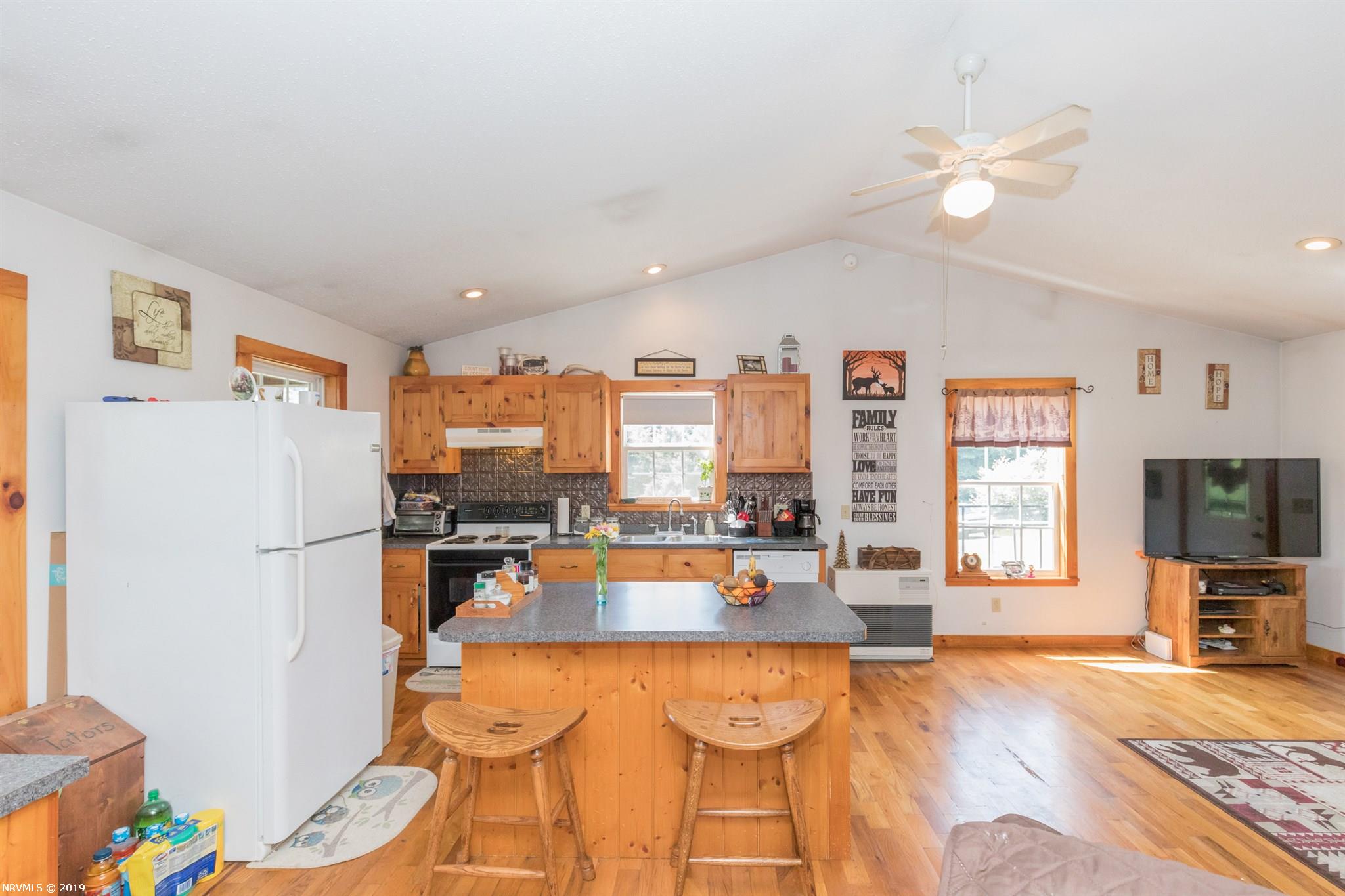 5305 Spring Valley Road, Unit 1 Elk Creek, VA 24326 - Photo 19 of 68 Gallery Image 19