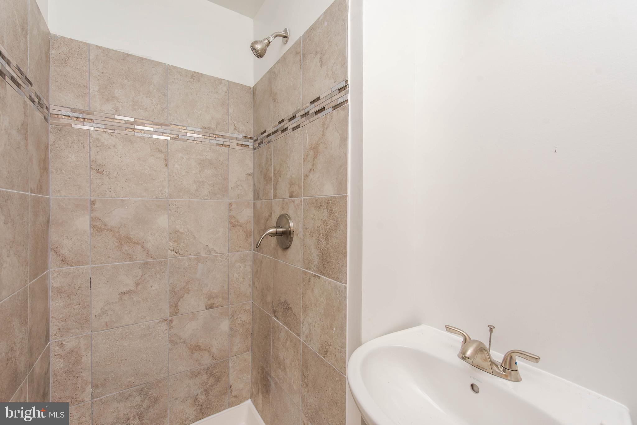 516 Gwynnvale Road Baltimore, MD 21208 - Photo 12 of 29 Owner's Bathroom