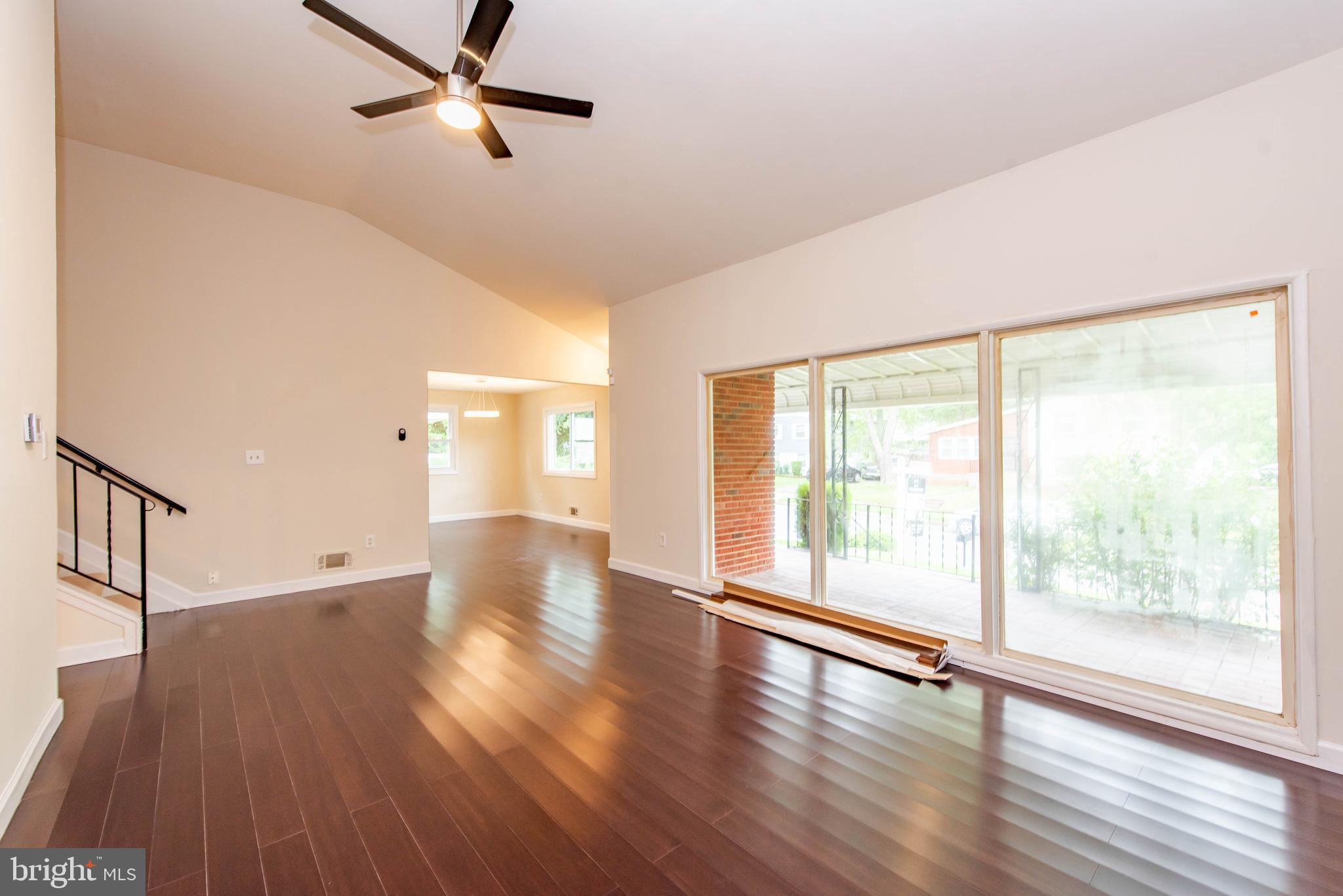 516 Gwynnvale Road Baltimore, MD 21208 - Photo 2 of 29 Living Room