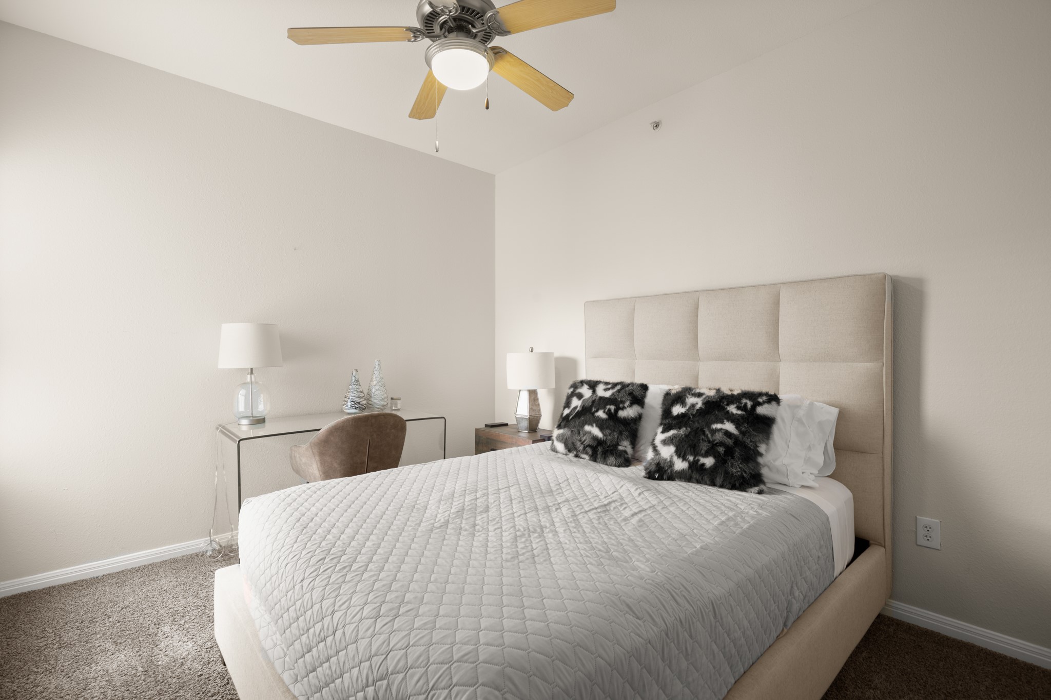 2502 Leon Street, Unit 512 Austin, TX 78705 - Photo 17 of 27 Neutral finishes create a clean and inviting atmosphere in each bedroom.