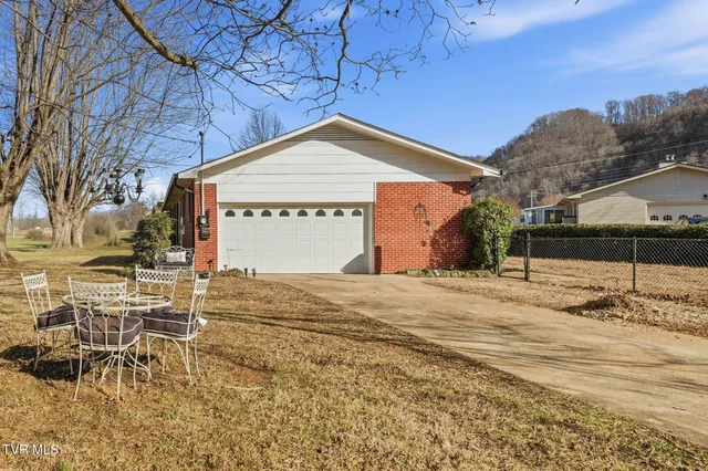 $339,900 | 1200 Michigan Avenue, Elizabethton, TN 37643