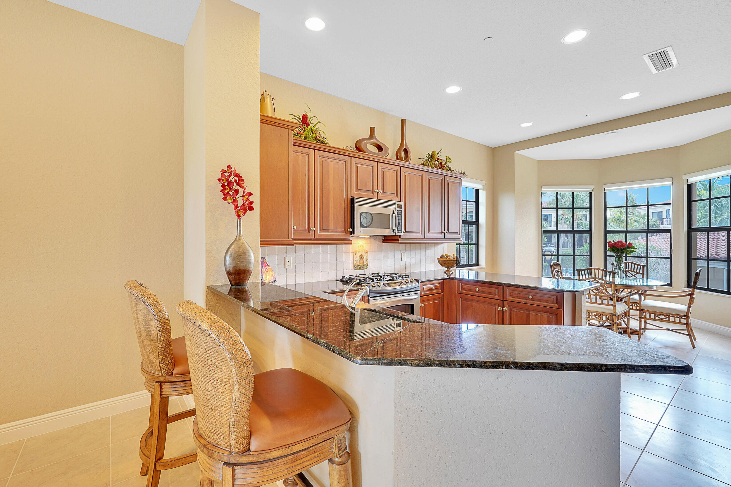 204 Del Sol Circle Tequesta, FL 33469 - Photo 11 of 43 Kitchen