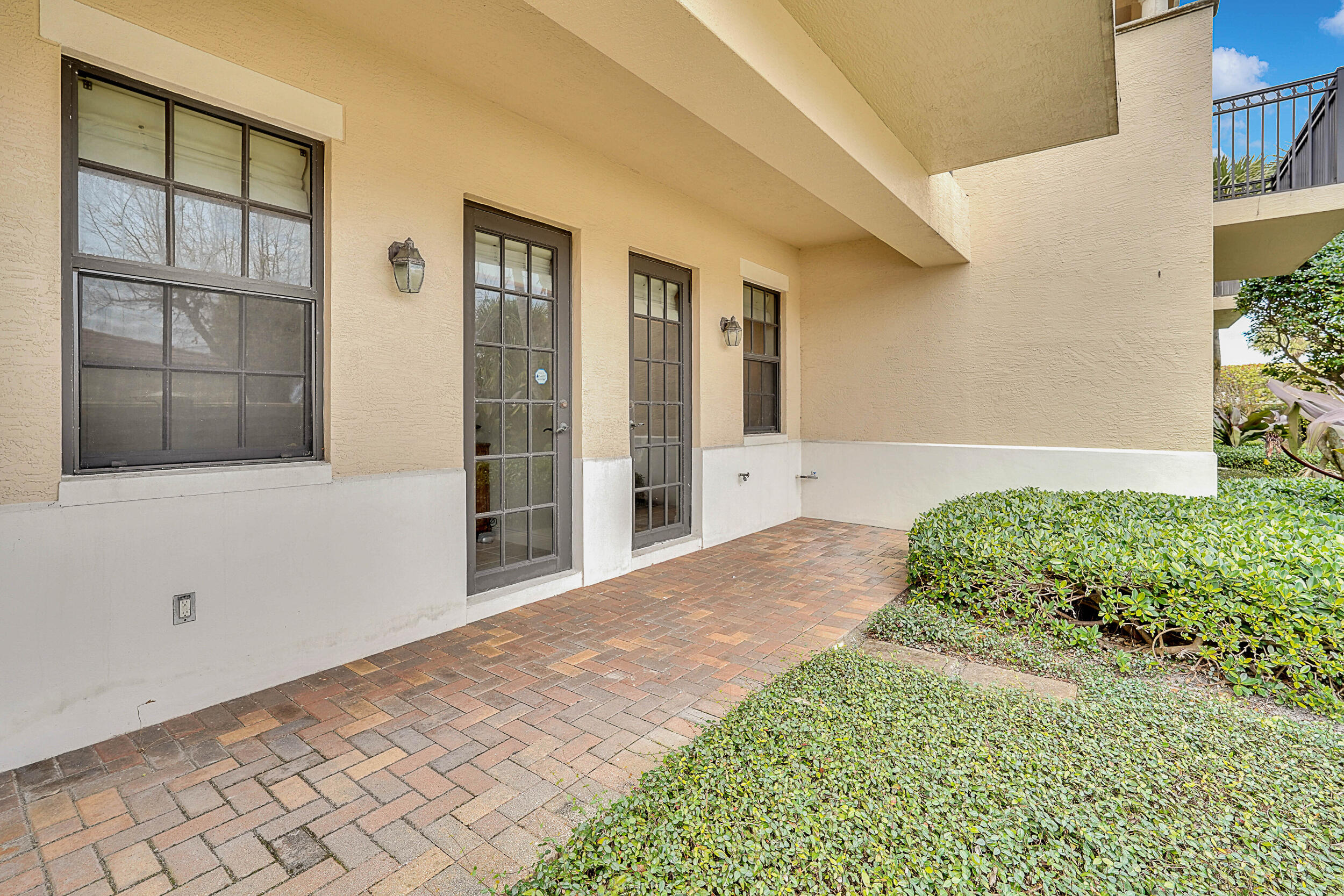 204 Del Sol Circle Tequesta, FL 33469 - Photo 34 of 43 Patio