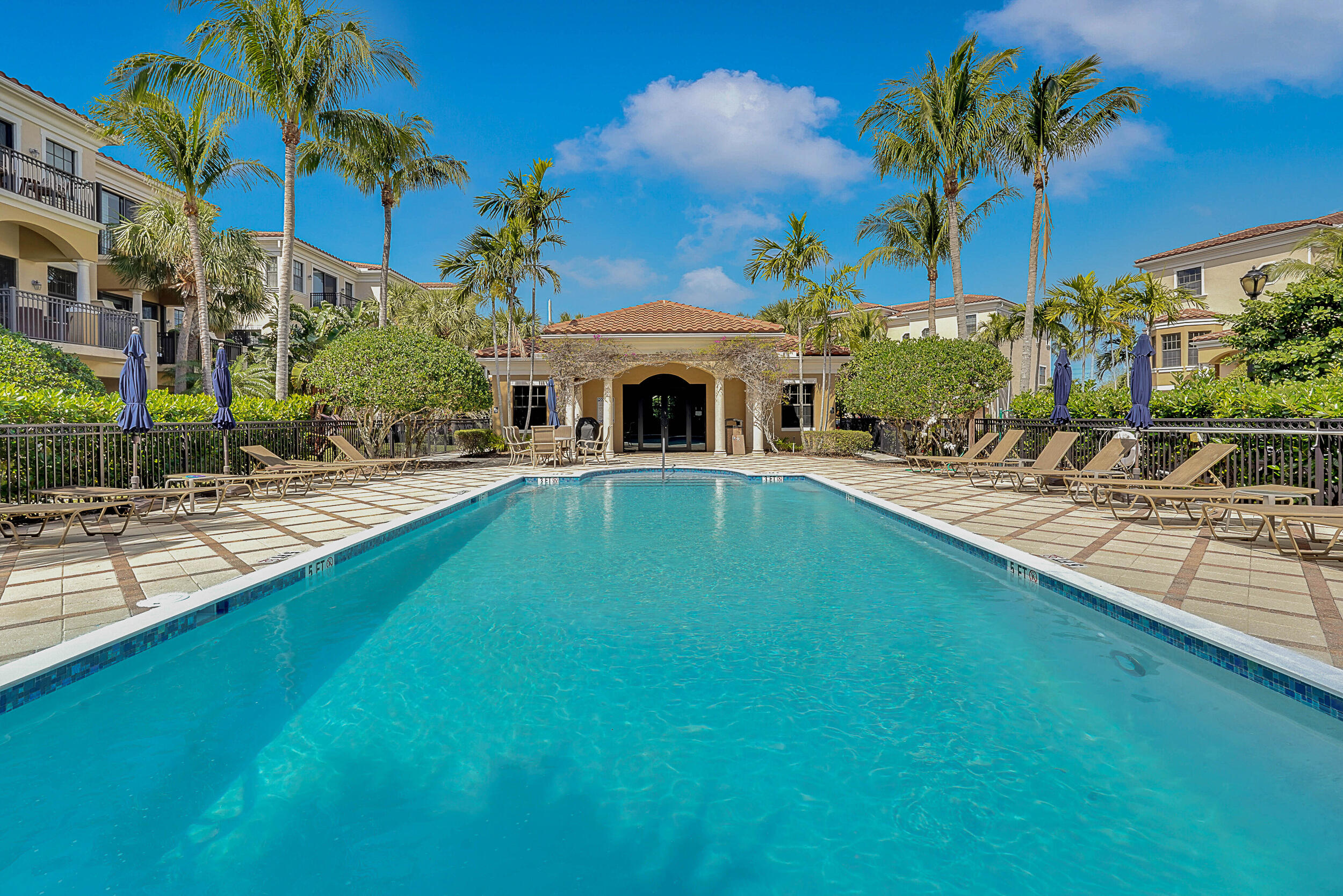 204 Del Sol Circle Tequesta, FL 33469 - Photo 40 of 43 Aerial