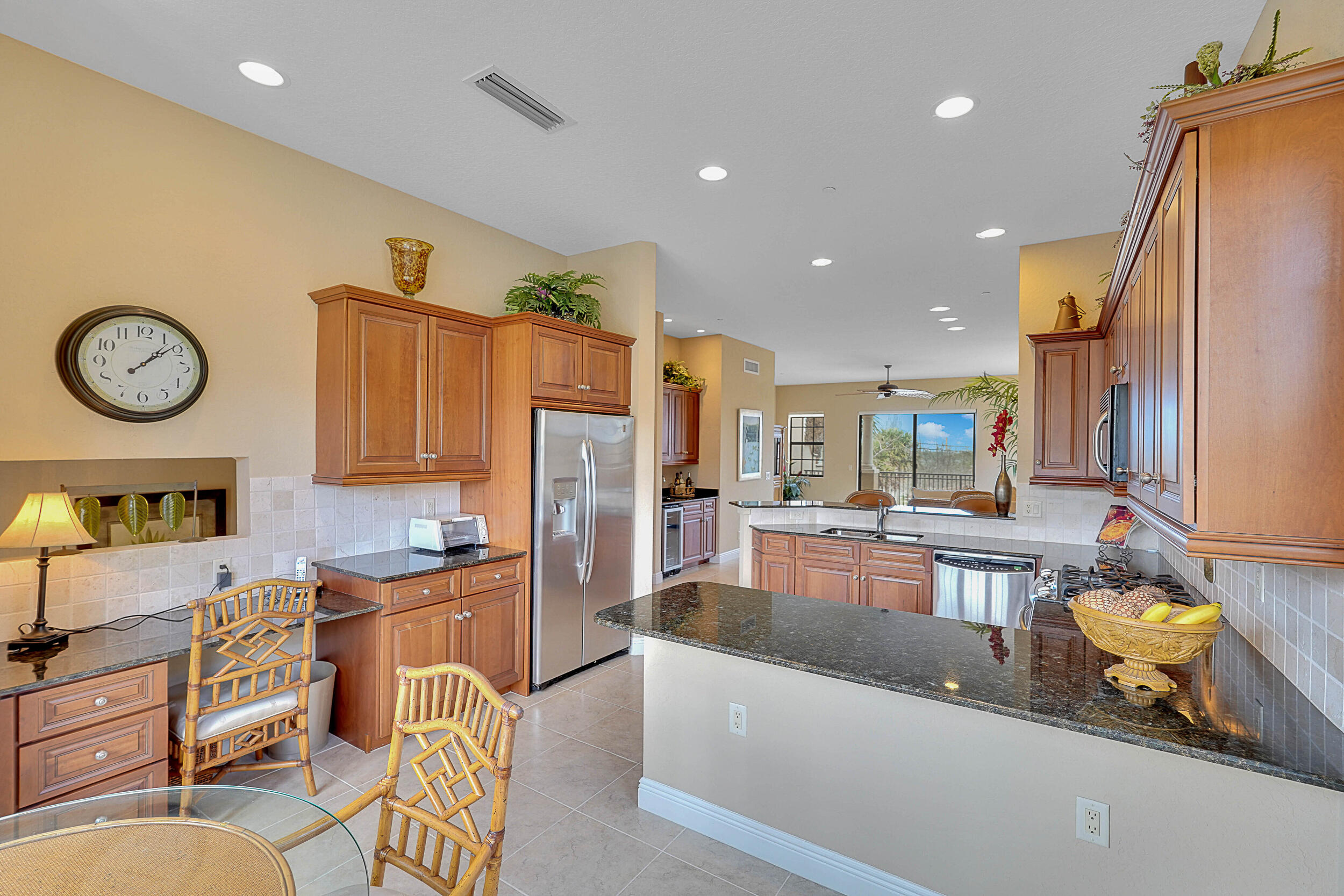 204 Del Sol Circle Tequesta, FL 33469 - Photo 10 of 43 Kitchen