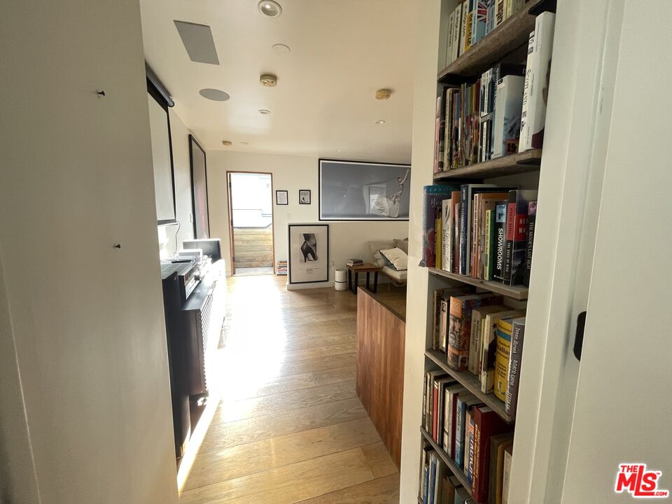 1001 Main Street Venice, CA 90291 - Photo 34 of 65