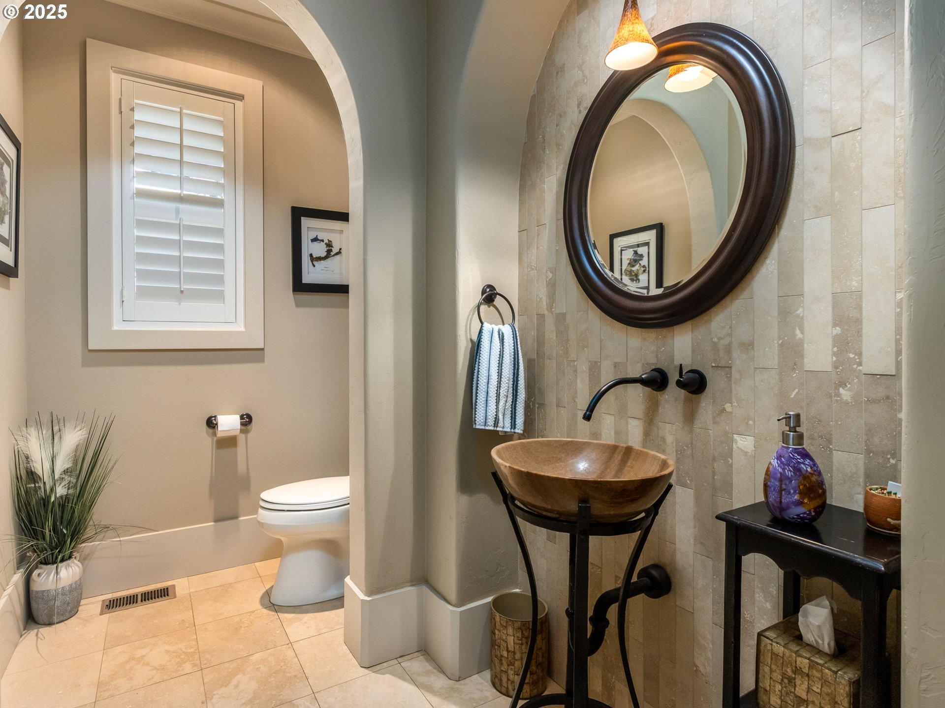 755 6th Street Lake Oswego, OR 97034 - Photo 18 of 48 a bathroom with a toilet a sink and a mirror