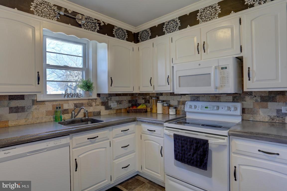 201 Jefferson Road Reinholds, PA 17569 - Photo 8 of 35 Gallery Image 8