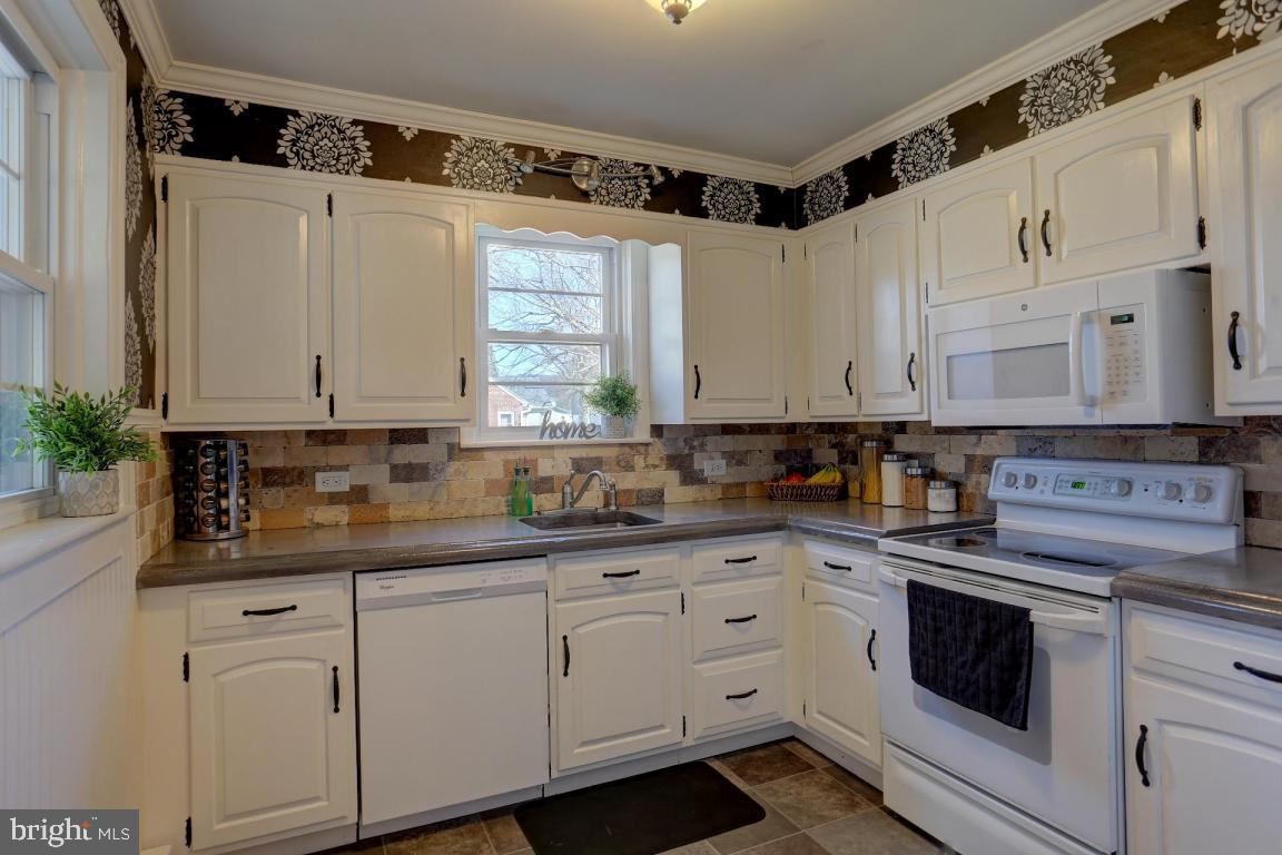201 Jefferson Road Reinholds, PA 17569 - Photo 10 of 35 Gallery Image 10