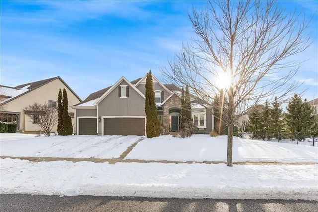 $810,000 | 15540 Eby Street, Overland Park, KS 66221